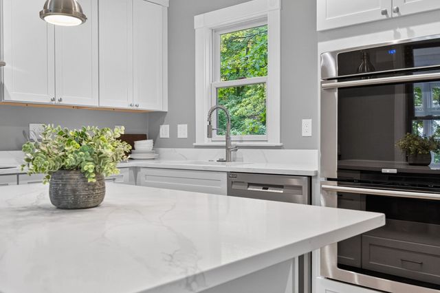 122 Winn St, Woburn, MA 01801