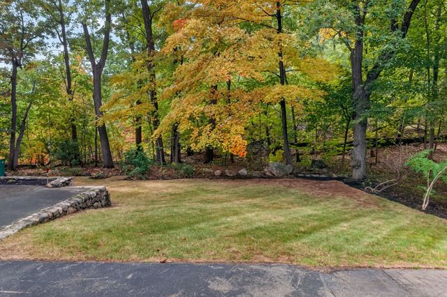 122 Winn St, Woburn, MA 01801