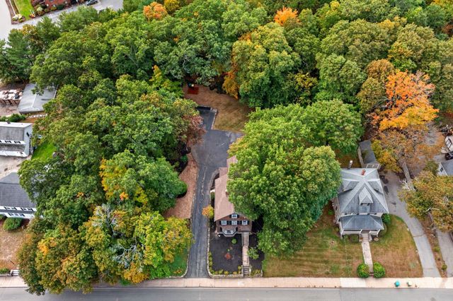 122 Winn St, Woburn, MA 01801