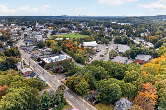 122 Winn St, Woburn, MA 01801