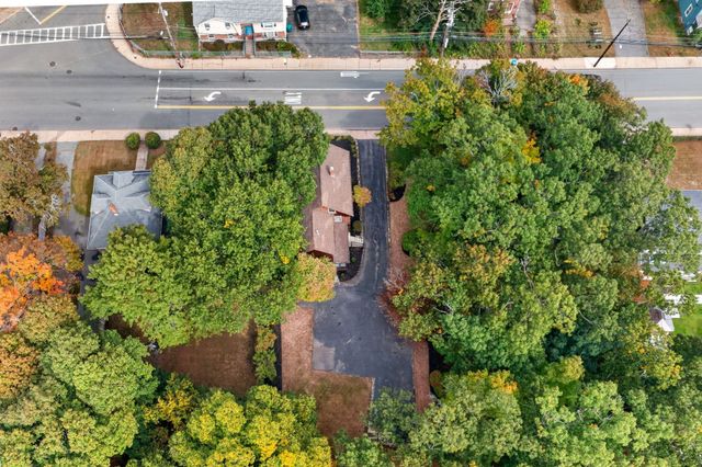 122 Winn St, Woburn, MA 01801