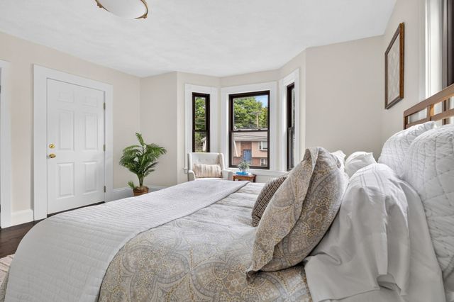 122 Winn St, Woburn, MA 01801