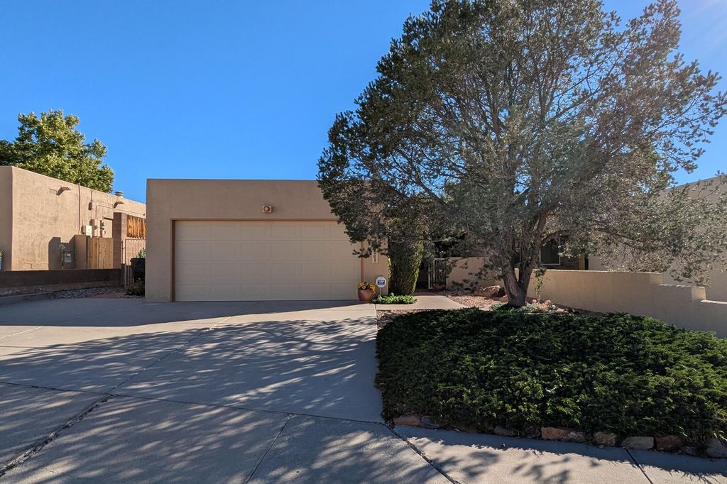 10008 Denali Road NE, Albuquerque, NM 87111