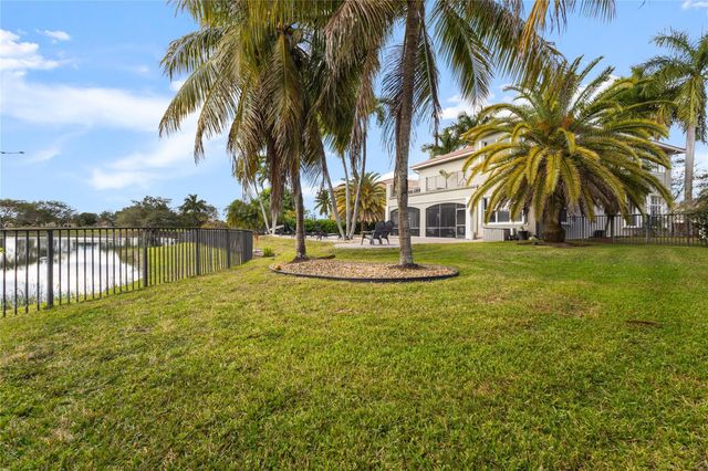 7256 NW 116th Lane, Parkland, FL 33076