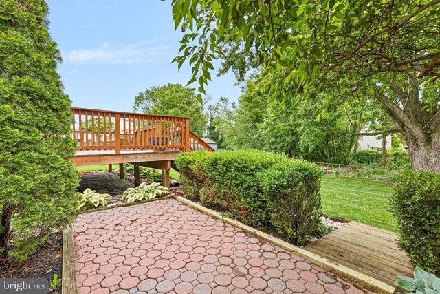 17 CAXTON DR, New Castle, DE 19720