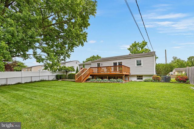 17 CAXTON DR, New Castle, DE 19720