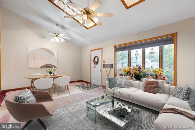 17 CAXTON DR, New Castle, DE 19720
