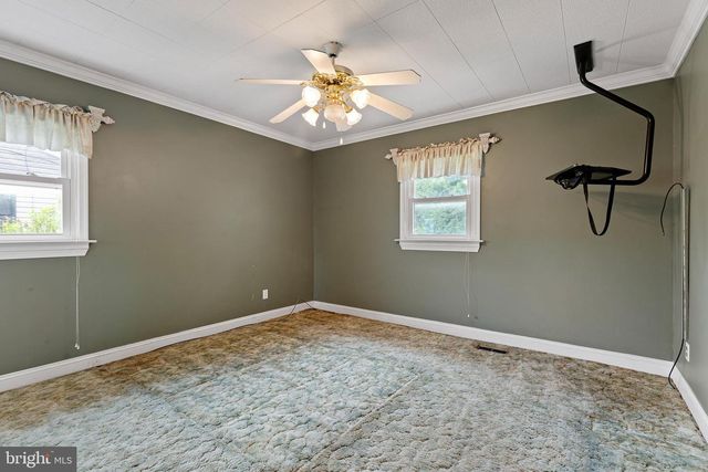 17 CAXTON DR, New Castle, DE 19720