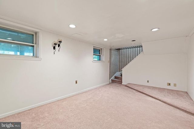 17 CAXTON DR, New Castle, DE 19720