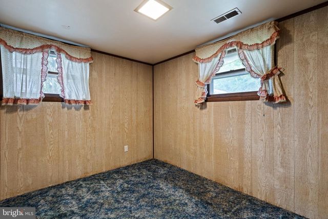 17 CAXTON DR, New Castle, DE 19720