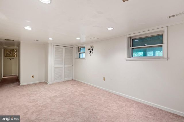 17 CAXTON DR, New Castle, DE 19720