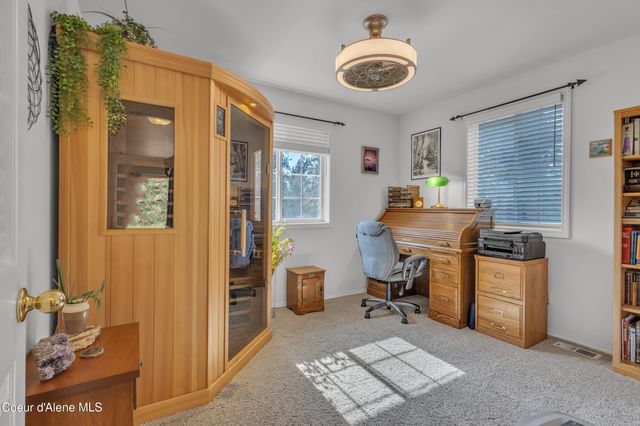 8057 N Vogt Rd, Hauser, ID 83854