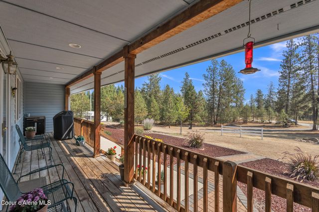8057 N Vogt Rd, Hauser, ID 83854