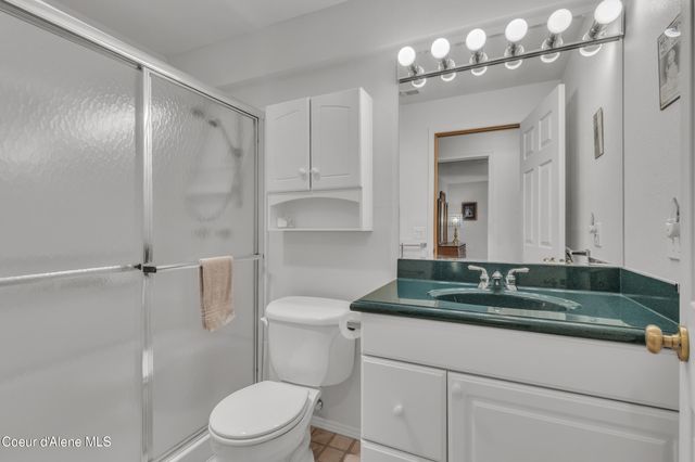 8057 N Vogt Rd, Hauser, ID 83854