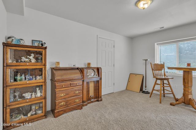 8057 N Vogt Rd, Hauser, ID 83854