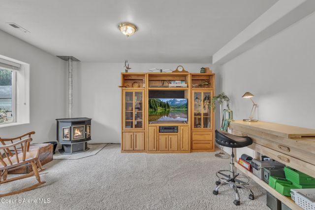 8057 N Vogt Rd, Hauser, ID 83854