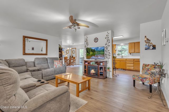 8057 N Vogt Rd, Hauser, ID 83854