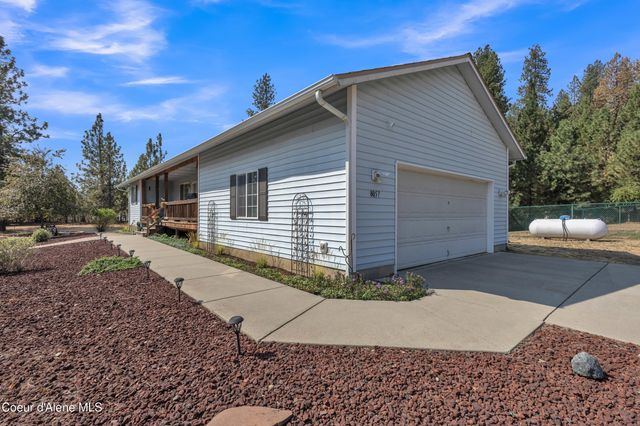 8057 N Vogt Rd, Hauser, ID 83854