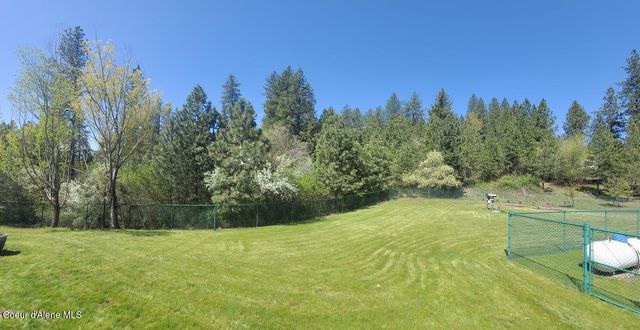8057 N Vogt Rd, Hauser, ID 83854
