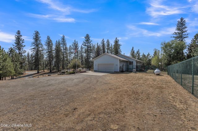 8057 N Vogt Rd, Hauser, ID 83854