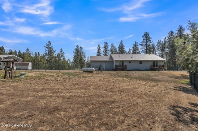 8057 N Vogt Rd, Hauser, ID 83854