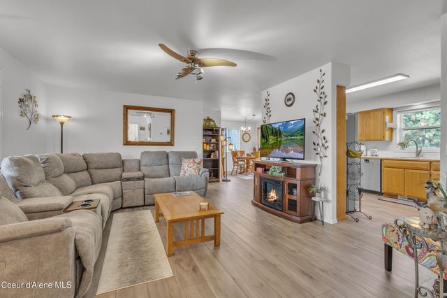 8057 N Vogt Rd, Hauser, ID 83854