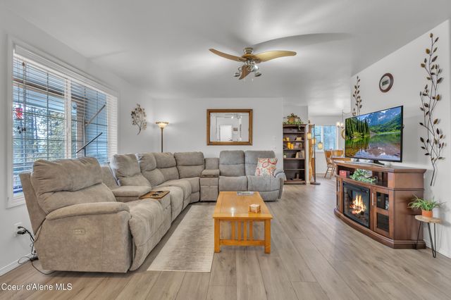 8057 N Vogt Rd, Hauser, ID 83854