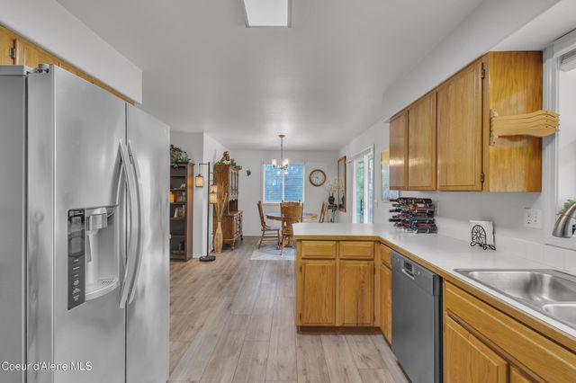 8057 N Vogt Rd, Hauser, ID 83854