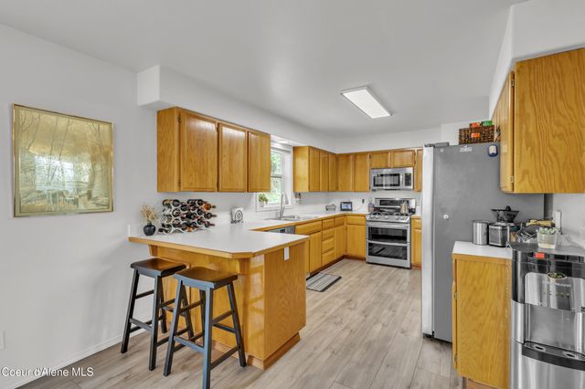 8057 N Vogt Rd, Hauser, ID 83854