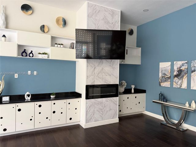 18800 NE 29th Avenue 405, Aventura, FL 33180
