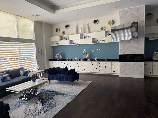 18800 NE 29th Avenue 405, Aventura, FL 33180