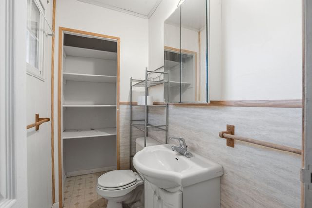 3900 28th Street, Rock Island, IL 61201