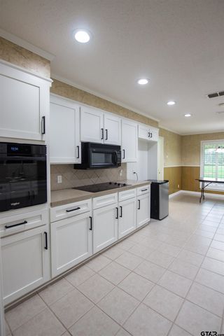 604 Hampshire St, Longview, TX 75605
