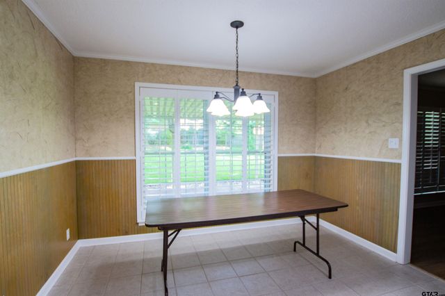 604 Hampshire St, Longview, TX 75605