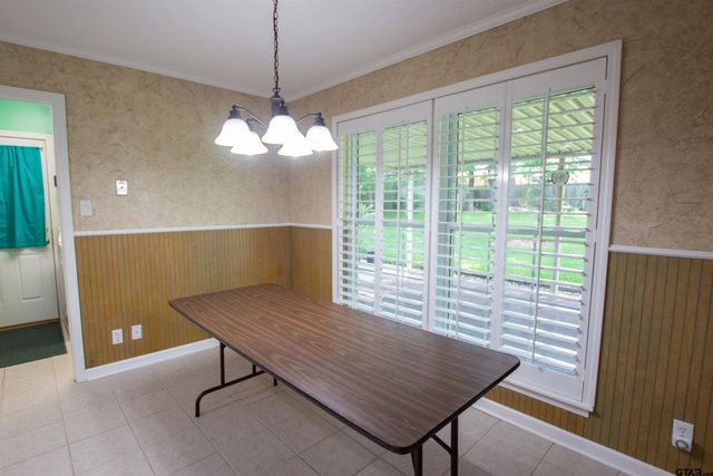 604 Hampshire St, Longview, TX 75605