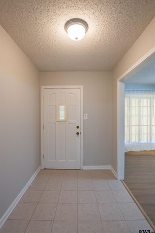 604 Hampshire St, Longview, TX 75605