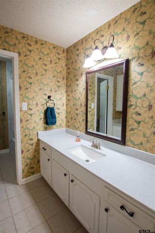 604 Hampshire St, Longview, TX 75605
