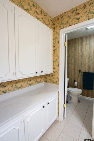 604 Hampshire St, Longview, TX 75605