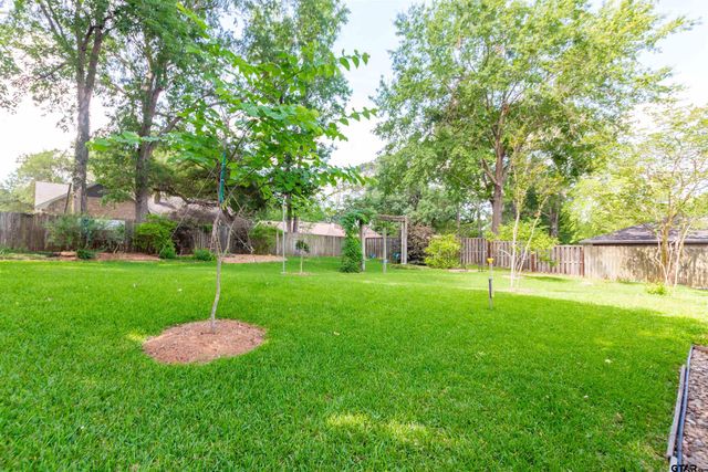 604 Hampshire St, Longview, TX 75605