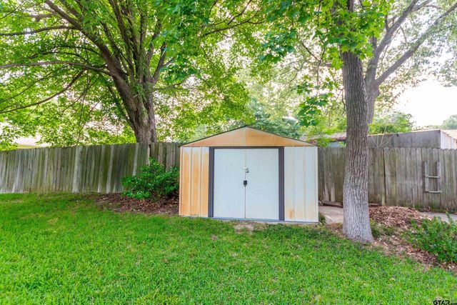 604 Hampshire St, Longview, TX 75605