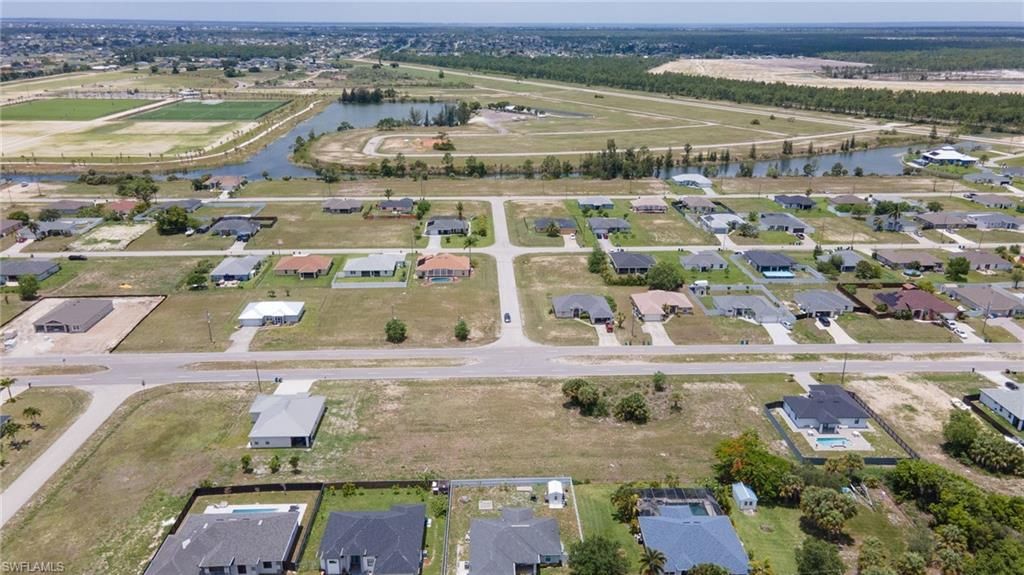 Image 6 of property listing at 2731 Nelson RD N, Cape Coral, FL 33993