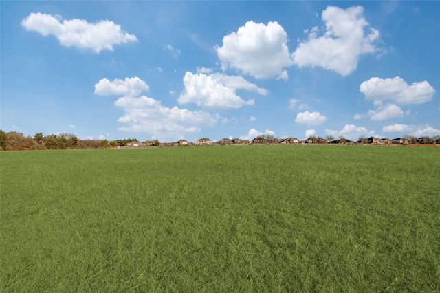 221 W Parkerville Road, Desoto, TX 75115