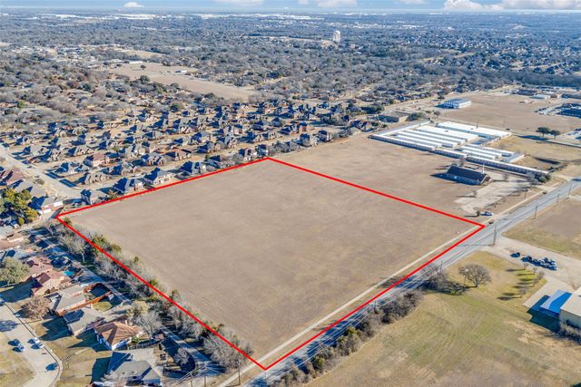 221 W Parkerville Road, Desoto, TX 75115