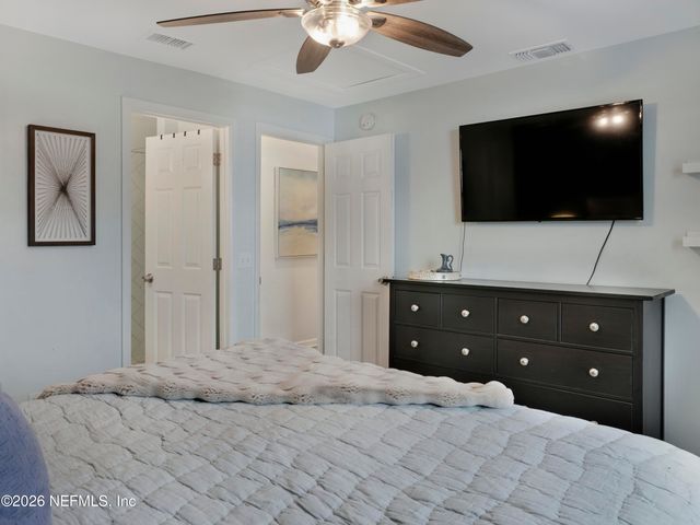 926 2ND Street S A, Jacksonville Beach, FL 32250