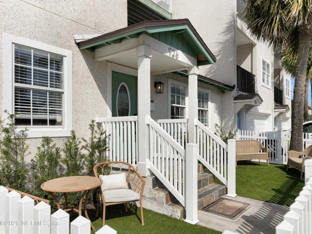 926 2ND Street S A, Jacksonville Beach, FL 32250