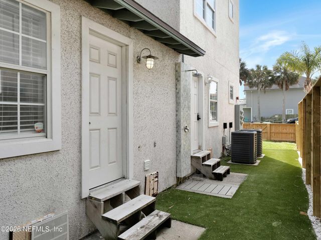 926 2ND Street S A, Jacksonville Beach, FL 32250