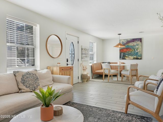 926 2ND Street S A, Jacksonville Beach, FL 32250