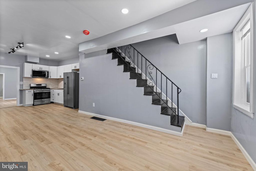 974 S 8TH ST, CAMDEN, NJ 08103 — photo 2