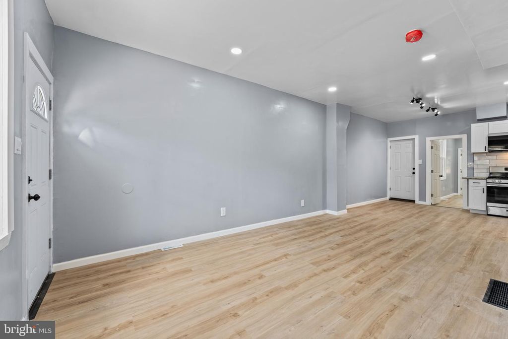 974 S 8TH ST, CAMDEN, NJ 08103 — photo 4