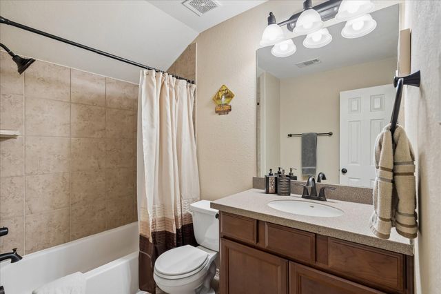 622 W Fork, Webster, TX 77598
